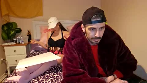 edmonton1985780 online show from April 12, 8:19 am