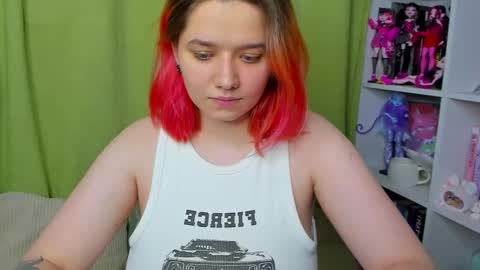Snapshot of edna_dana chatting on November 17, 8:58 pm Edna online show from November 17, 8:58 pm