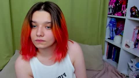 Snapshot of edna_dana chatting on November 19, 6:08 pm Edna online show from November 19, 6:08 pm