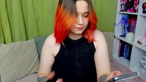 Snapshot of edna_dana chatting on November 21, 7:01 pm Edna online show from November 21, 7:01 pm