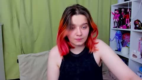 Snapshot of edna_dana chatting on November 23, 6:52 pm Edna online show from November 23, 6:52 pm