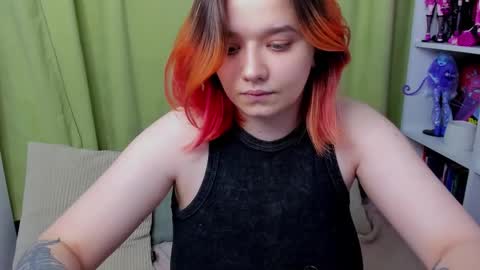 Snapshot of edna_dana chatting on November 28, 8:00 pm Edna online show from November 28, 8:00 pm