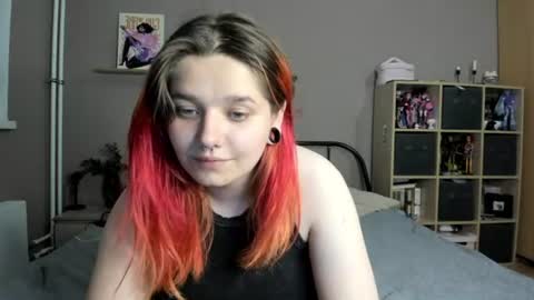 Snapshot of edna_dana chatting on July 18, 7:17 pm Edna online show from July 18, 7:17 pm