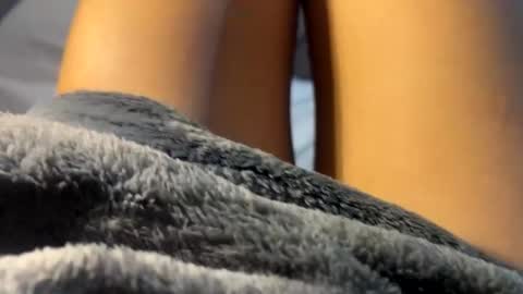 Snapshot of edralyn_cb chatting on November 7, 8:31 pm edralyn_cb online show from November 7, 8:31 pm