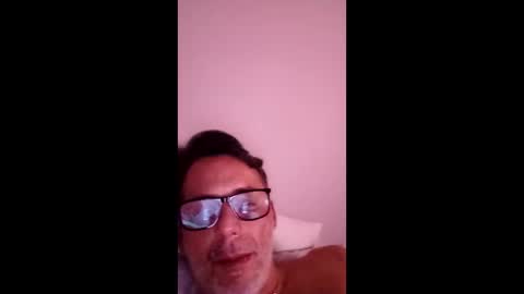 Snapshot of eduar438916 chatting on December 14, 4:51 am eduar438916 online show from December 14, 4:51 am