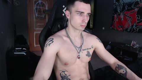 Snapshot of eduard_loveee chatting on April 23, 1:13 pm Eduar online show from April 23, 1:13 pm