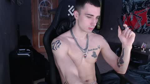 Snapshot of eduard_loveee chatting on April 24, 9:56 am Eduar online show from April 24, 9:56 am