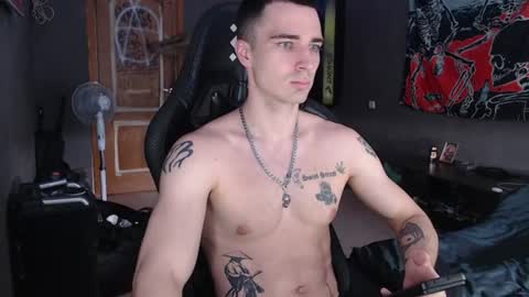 Snapshot of eduard_loveee chatting on July 8, 6:40 am Eduar online show from July 8, 6:40 am