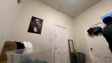 edvmendez1766 online show from April 10, 9:47 am