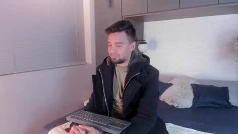 Eduardo online show from March 7, 3:51 am