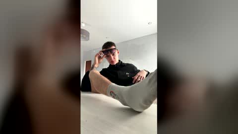 edward_secret online show from February 8, 11:24 am