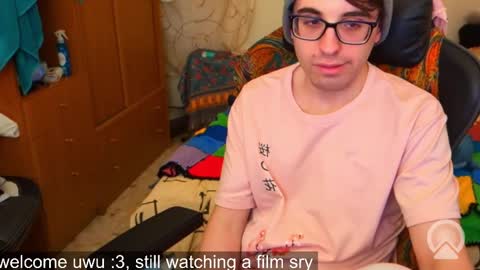 Snapshot of edwarh_01 chatting on February 27, 10:21 pm Alex online show from February 27, 10:21 pm