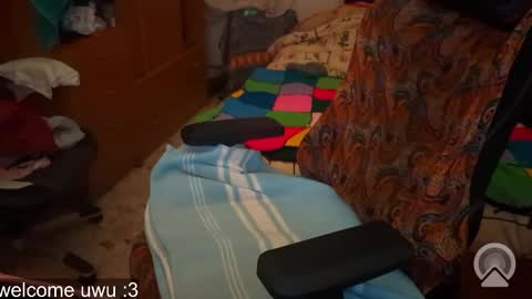 Snapshot of edwarh_01 chatting on March 3, 12:17 am Alex online show from March 3, 12:17 am