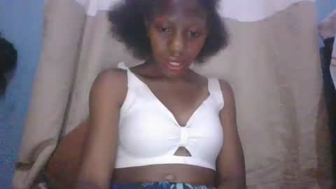 edwige770943 online show from April 2, 3:15 am