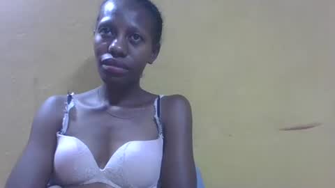 edwige770943 online show from April 17, 6:22 pm