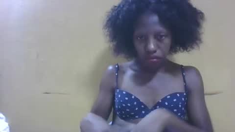 edwige770943 online show from April 18, 6:28 am