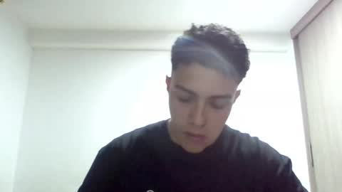 Snapshot of edwisalvatore chatting on December 6, 12:45 am edwisalvatore online show from December 6, 12:45 am