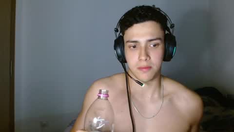 Snapshot of edwisalvatore chatting on January 10, 4:33 am edwisalvatore online show from January 10, 4:33 am