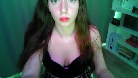 effie_balconii online show from April 10, 10:53 am