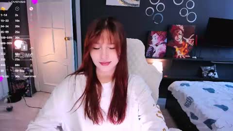 Snapshot of effie_lee chatting on June 9, 11:11 am Effie online show from June 9, 11:11 am