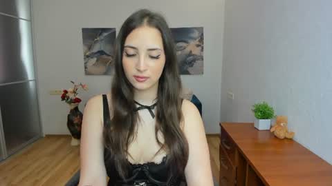 Snapshot of effy_royse chatting on June 28, 5:24 am Effy Royse online show from June 28, 5:24 am