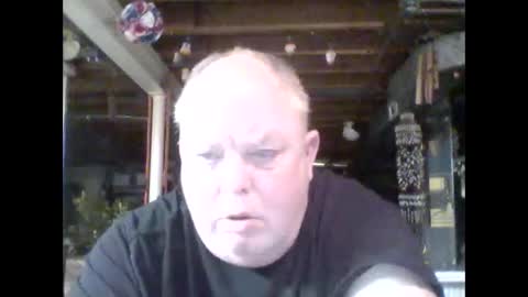 Snapshot of efriff chatting on April 20, 10:18 am efriff online show from April 20, 10:18 am