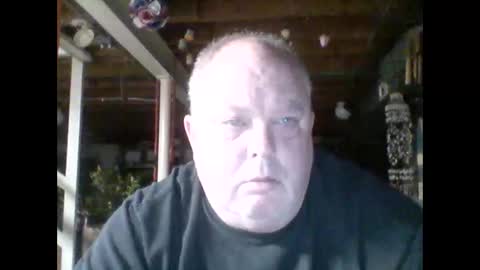 Snapshot of efriff chatting on April 24, 11:12 am efriff online show from April 24, 11:12 am