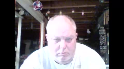 Snapshot of efriff chatting on May 19, 2:18 am efriff online show from May 19, 2:18 am