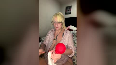 Egyptiancottxn online show from April 21, 9:28 pm