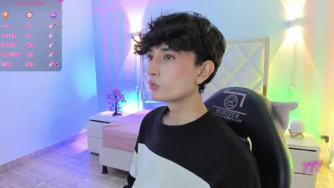 eidan_tay online show from April 2, 5:43 pm