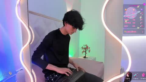 eidan_tay online show from April 10, 7:29 pm
