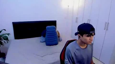 eiden_allenx1 online show from January 22, 1:32 pm