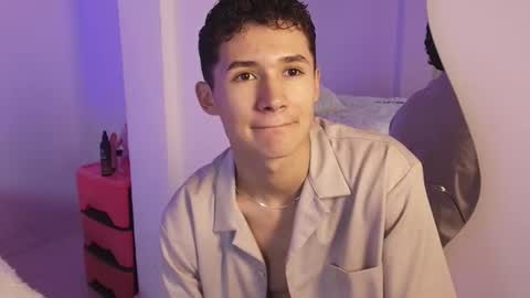 Snapshot of eiden_blake chatting on December 15, 11:42 pm Eiden Blake online show from December 15, 11:42 pm