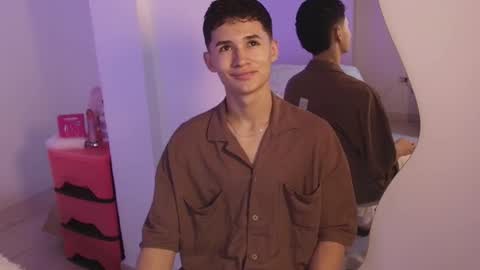 Snapshot of eiden_blake chatting on December 18, 11:44 pm Eiden Blake online show from December 18, 11:44 pm