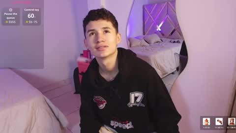 Snapshot of eiden_blake chatting on January 12, 11:32 pm Eiden Blake online show from January 12, 11:32 pm