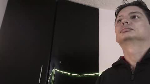 Snapshot of eider122 chatting on February 1, 6:39 pm EIder online show from February 1, 6:39 pm