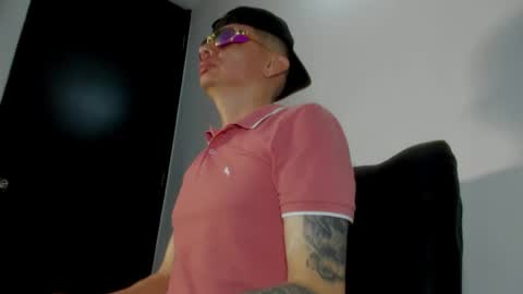 Snapshot of eider122 chatting on February 27, 12:10 am EIder online show from February 27, 12:10 am