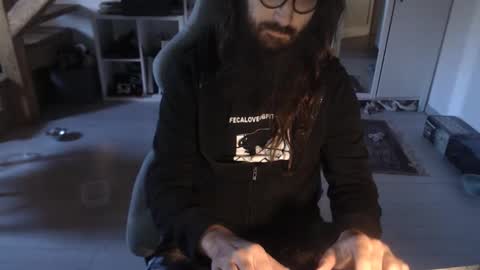 eighthundredeightyeight online show from April 5, 8:33 am