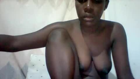 Snapshot of eileen_en chatting on May 21, 2:51 am eileen_en online show from May 21, 2:51 am