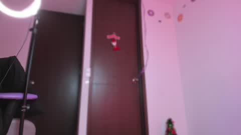 eileen_pinkman online show from December 24, 10:33 am