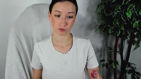 Snapshot of eileenmoores chatting on September 11, 11:43 am eileenmoores online show from September 11, 11:43 am