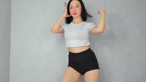 eileenmoores online show from February 5, 7:57 am