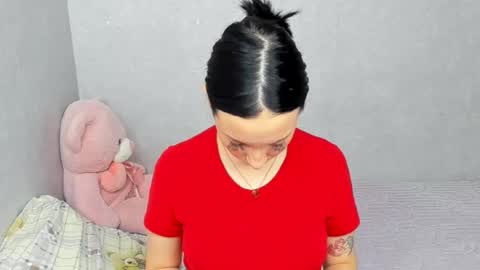 eileenmoores online show from March 11, 4:24 pm