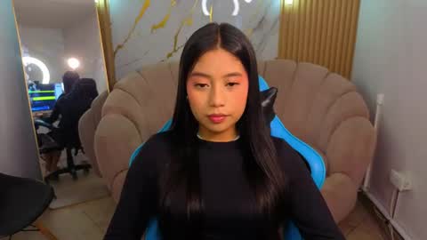 eimy18_b online show from May 4, 7:43 pm