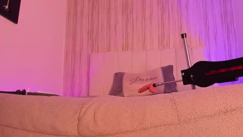 eimy online show from October 28, 4:53 pm