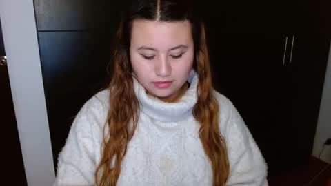 EIMY   MODEL INDEPENDENT online show from December 4, 7:17 am