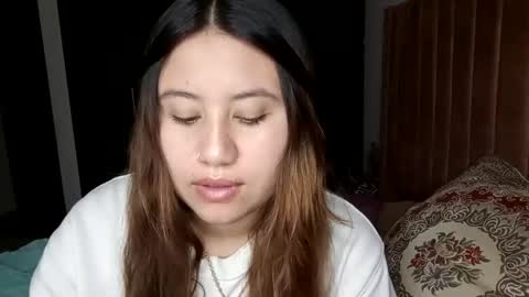 EIMY   MODEL INDEPENDENT online show from January 24, 3:22 am