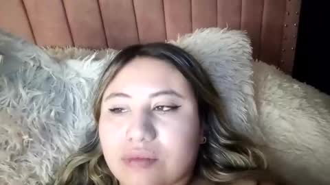 EIMY   MODEL INDEPENDENT online show from September 22, 7:43 am