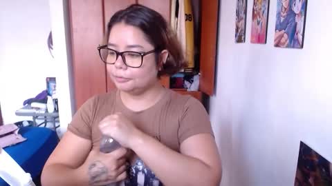 Snapshot of eimy_saenzz chatting on December 4, 4:16 pm eimy_saenzz online show from December 4, 4:16 pm