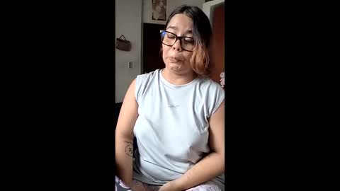 eimy_saenzz online show from February 12, 7:09 pm